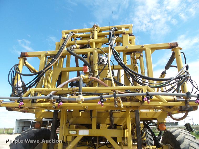 image for item DE1376 2001 Ag-Chem RoGator 854 sprayer