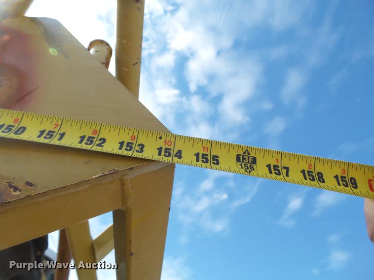 image for item DE1376 2001 Ag-Chem RoGator 854 sprayer