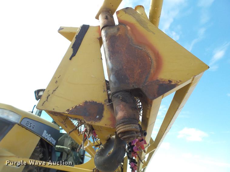 image for item DE1376 2001 Ag-Chem RoGator 854 sprayer