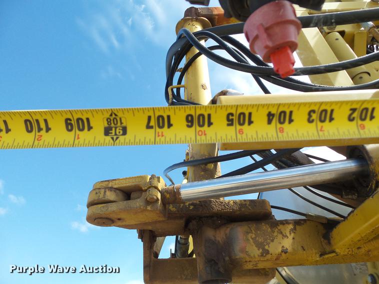 image for item DE1376 2001 Ag-Chem RoGator 854 sprayer