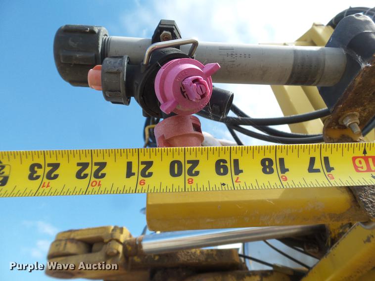 image for item DE1376 2001 Ag-Chem RoGator 854 sprayer