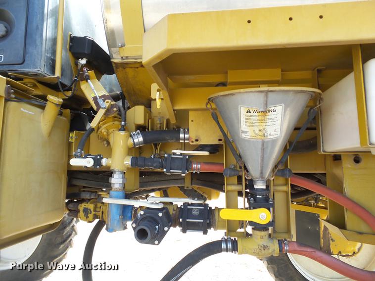 image for item DE1376 2001 Ag-Chem RoGator 854 sprayer
