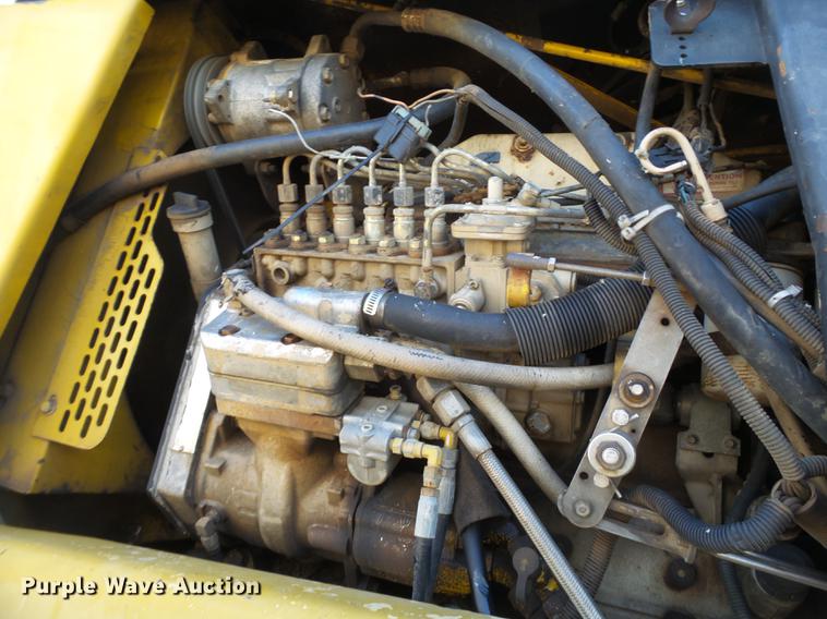 image for item DE1376 2001 Ag-Chem RoGator 854 sprayer