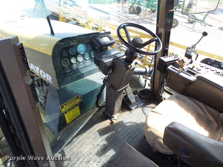 image for item DE1376 2001 Ag-Chem RoGator 854 sprayer