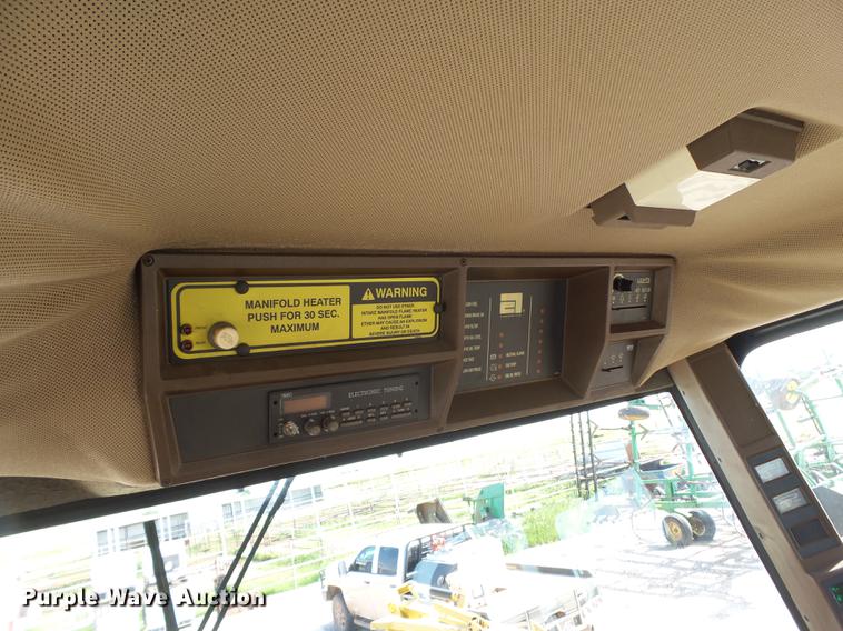 image for item DE1376 2001 Ag-Chem RoGator 854 sprayer