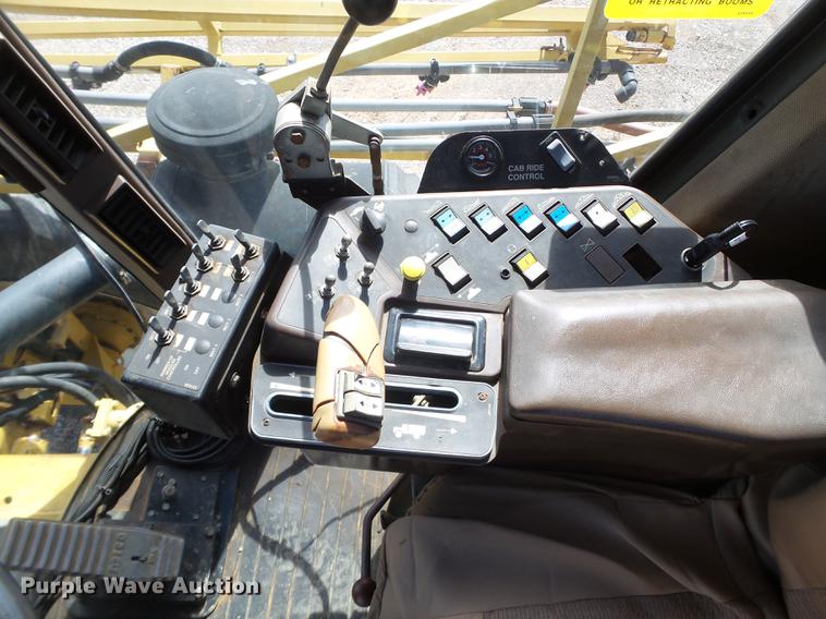 image for item DE1376 2001 Ag-Chem RoGator 854 sprayer