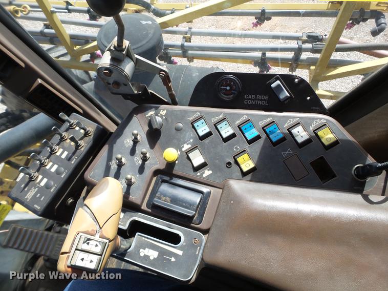 image for item DE1376 2001 Ag-Chem RoGator 854 sprayer