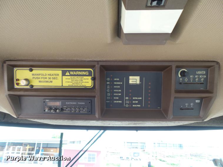 image for item DE1376 2001 Ag-Chem RoGator 854 sprayer