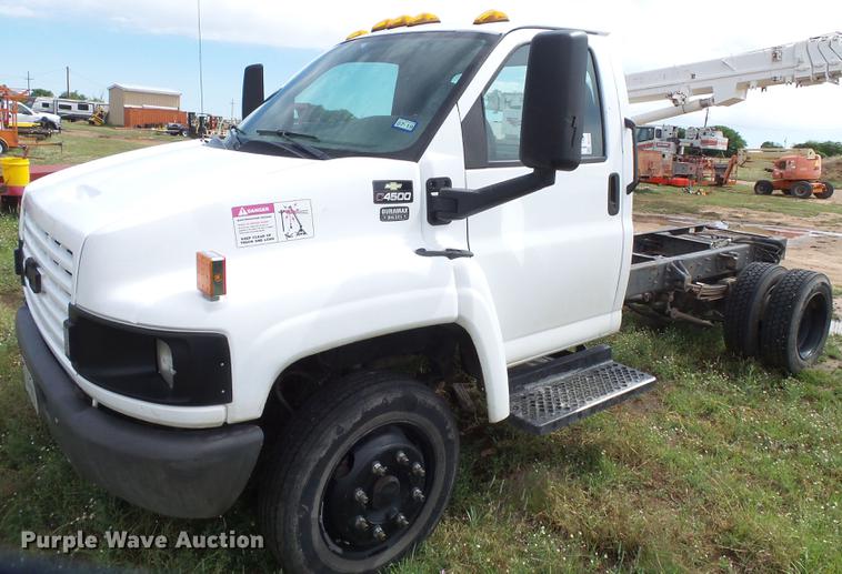 image for item DE1379 2005 Chevrolet C4500 truck cab and chassis