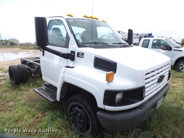 image for item DE1379 2005 Chevrolet C4500 truck cab and chassis