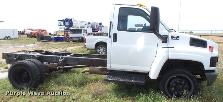 image for item DE1379 2005 Chevrolet C4500 truck cab and chassis