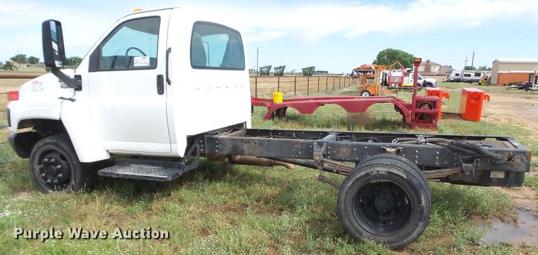 image for item DE1379 2005 Chevrolet C4500 truck cab and chassis