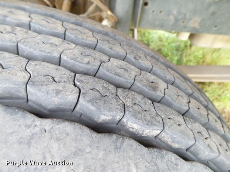 image for item DE1379 2005 Chevrolet C4500 truck cab and chassis