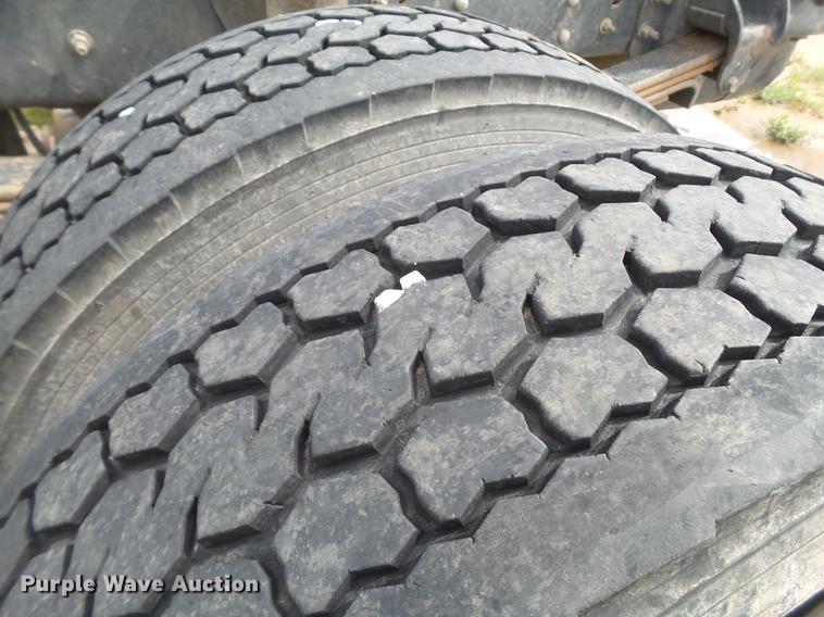 image for item DE1379 2005 Chevrolet C4500 truck cab and chassis