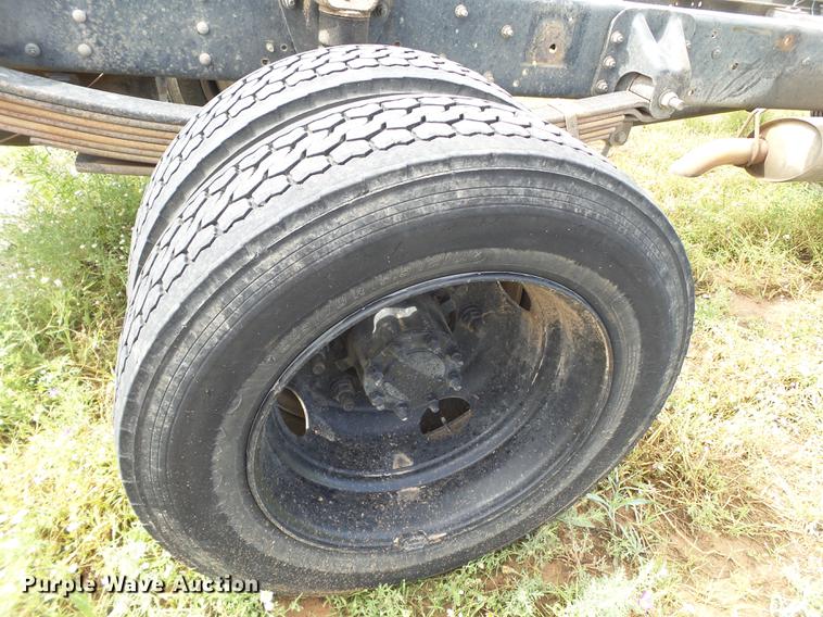 image for item DE1379 2005 Chevrolet C4500 truck cab and chassis