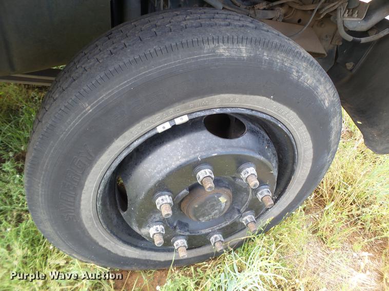 image for item DE1379 2005 Chevrolet C4500 truck cab and chassis