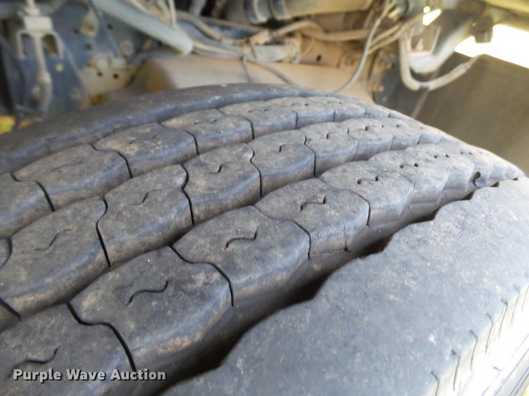 image for item DE1379 2005 Chevrolet C4500 truck cab and chassis