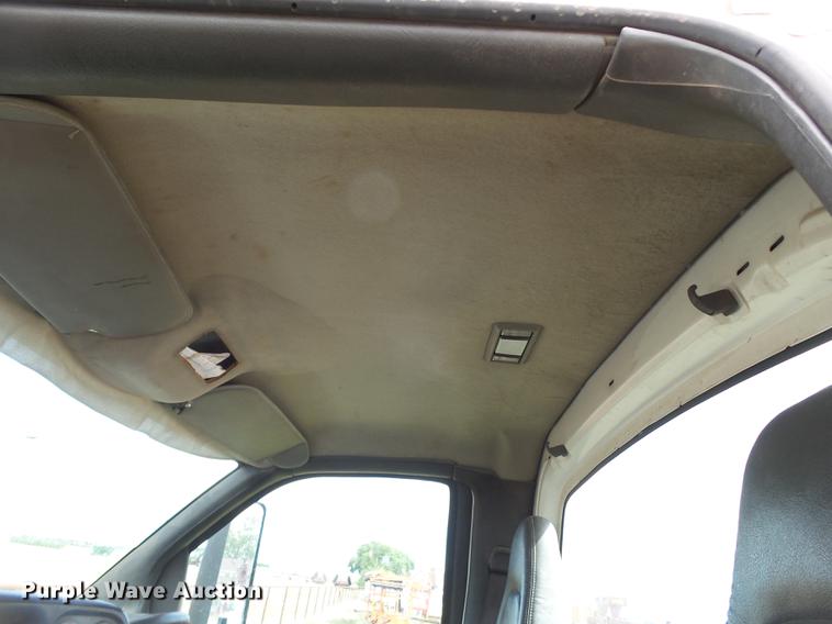 image for item DE1379 2005 Chevrolet C4500 truck cab and chassis