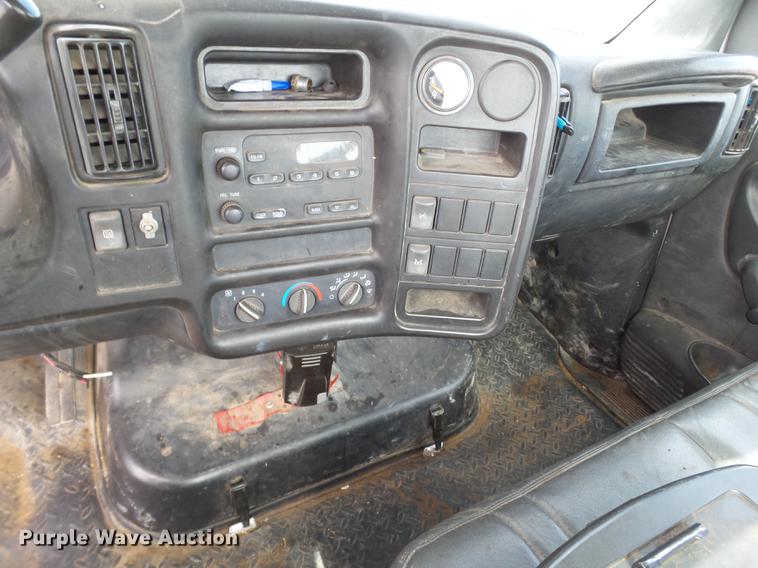 image for item DE1379 2005 Chevrolet C4500 truck cab and chassis