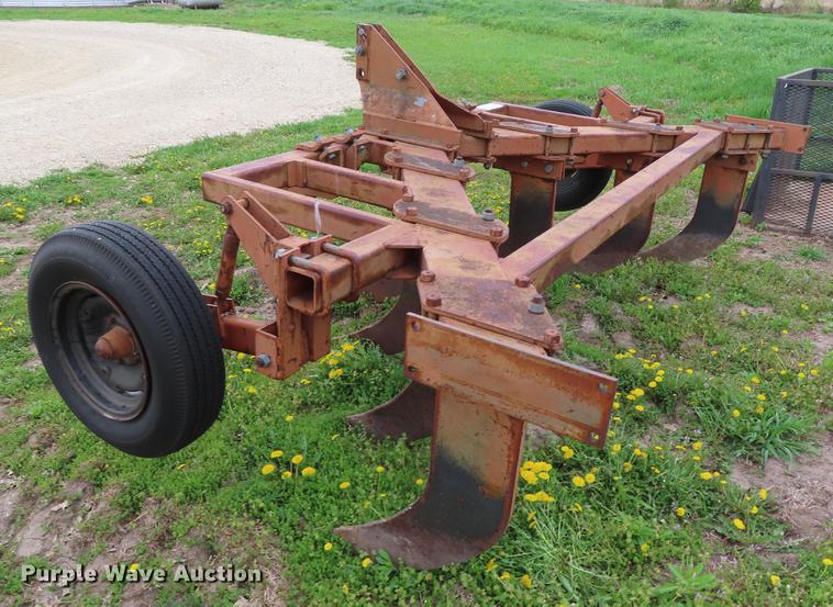Johnson V-ripper in Frankfort, KS | Item DE3455 sold | Purple Wave