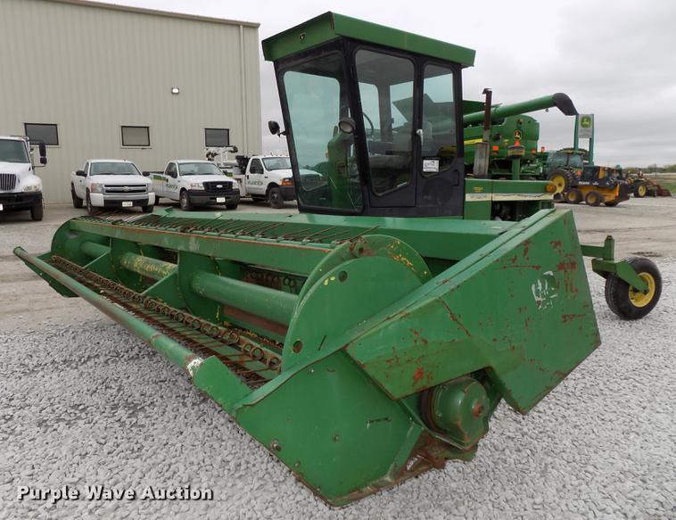 image for item DE7668 1980 John Deere 2280 windrower