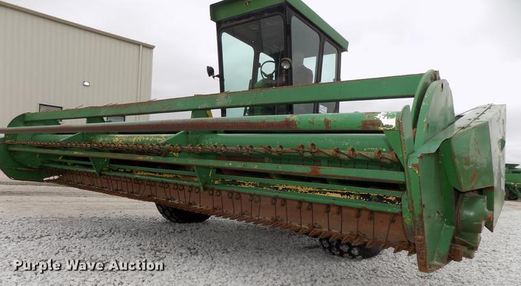 image for item DE7668 1980 John Deere 2280 windrower