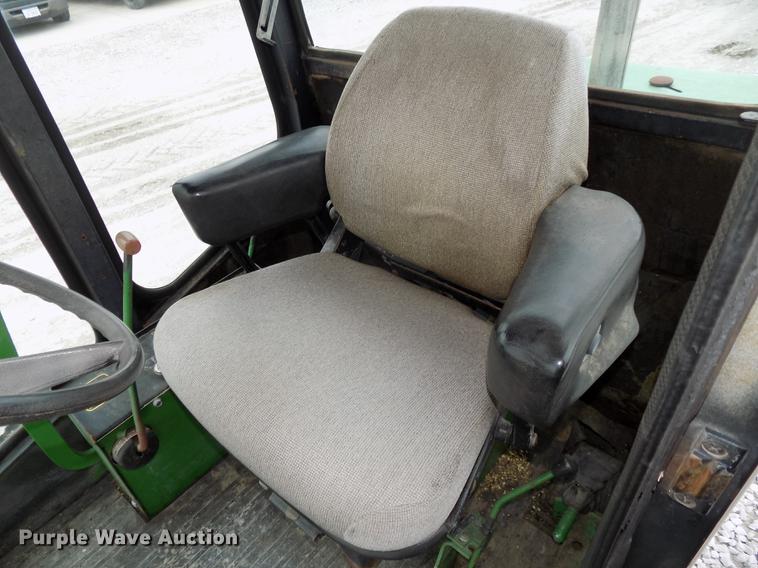 image for item DE7668 1980 John Deere 2280 windrower