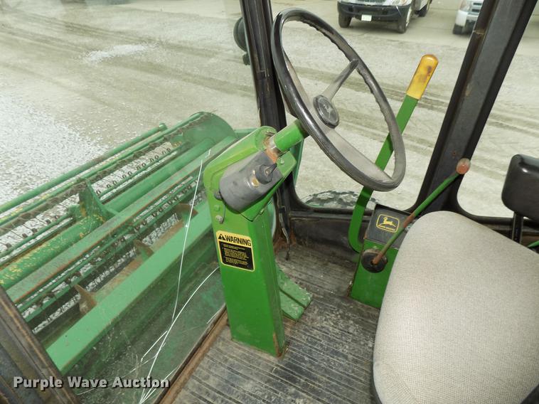 image for item DE7668 1980 John Deere 2280 windrower