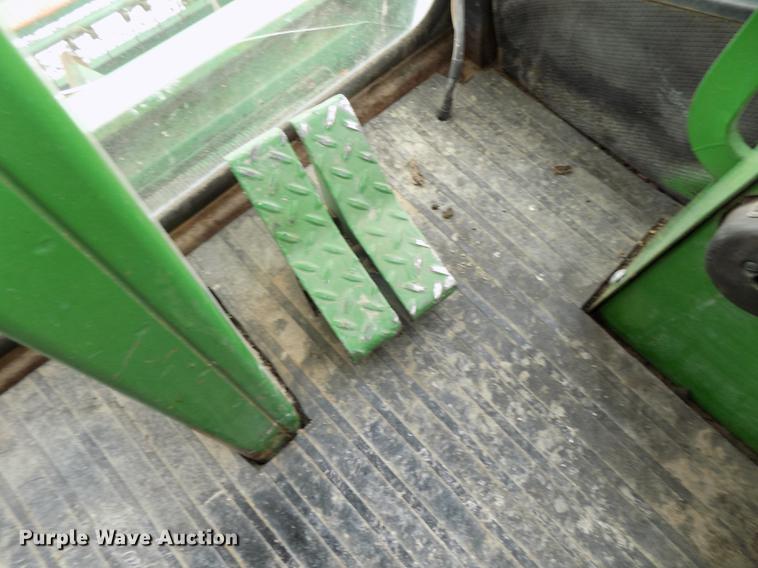 image for item DE7668 1980 John Deere 2280 windrower