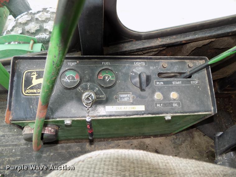 image for item DE7668 1980 John Deere 2280 windrower