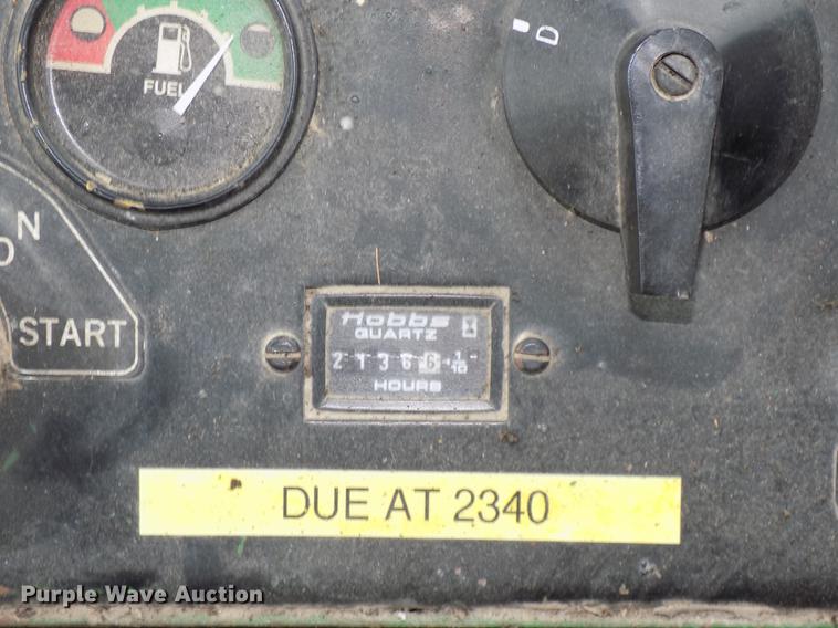 image for item DE7668 1980 John Deere 2280 windrower