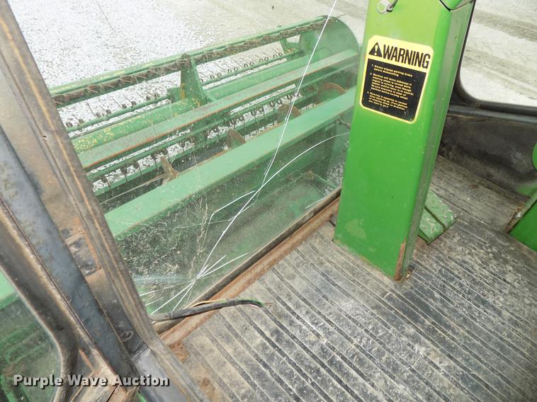 image for item DE7668 1980 John Deere 2280 windrower