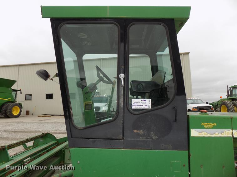image for item DE7668 1980 John Deere 2280 windrower