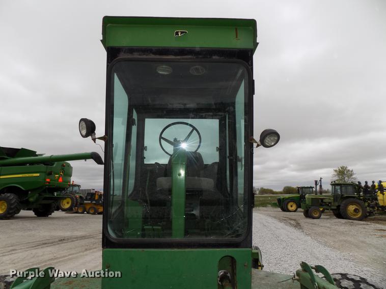 image for item DE7668 1980 John Deere 2280 windrower