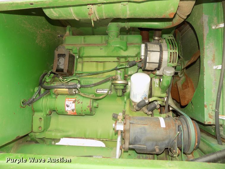 image for item DE7668 1980 John Deere 2280 windrower