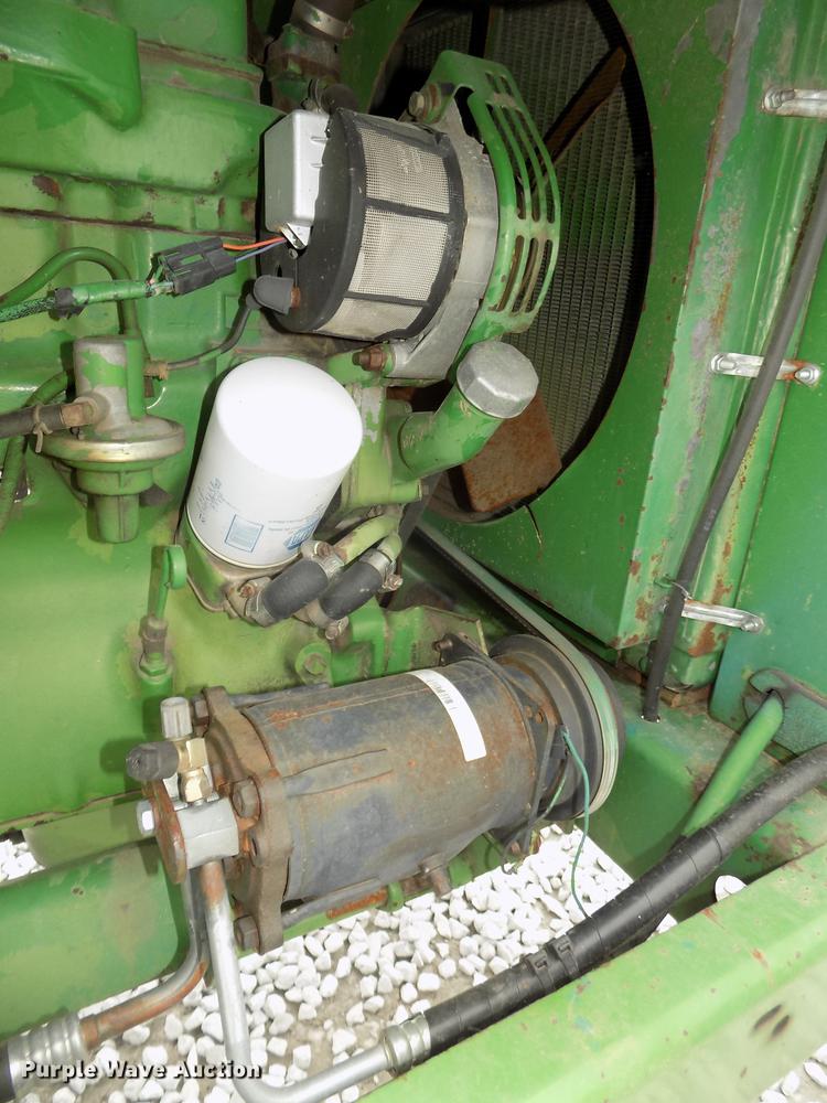 image for item DE7668 1980 John Deere 2280 windrower