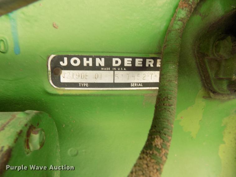 image for item DE7668 1980 John Deere 2280 windrower