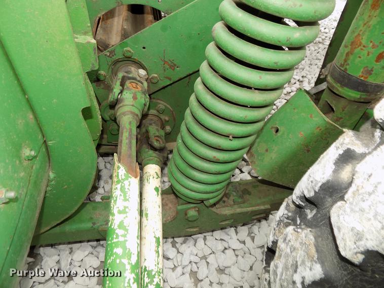 image for item DE7668 1980 John Deere 2280 windrower