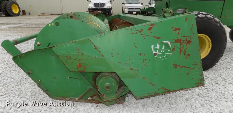 image for item DE7668 1980 John Deere 2280 windrower