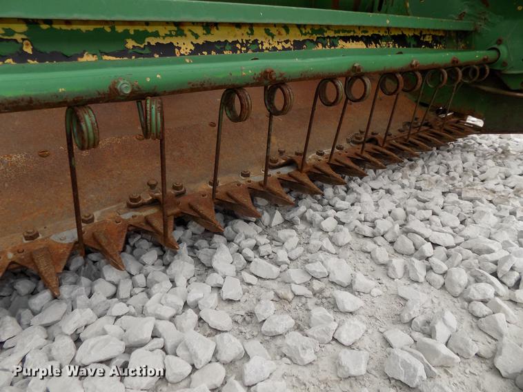 image for item DE7668 1980 John Deere 2280 windrower