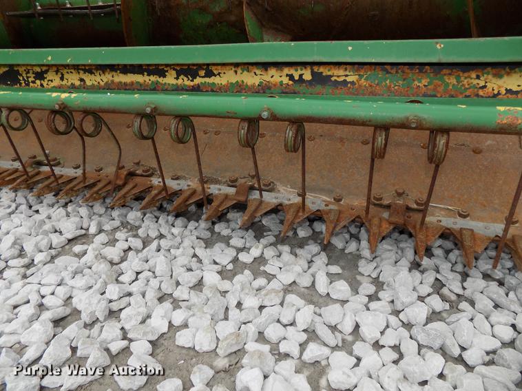 image for item DE7668 1980 John Deere 2280 windrower