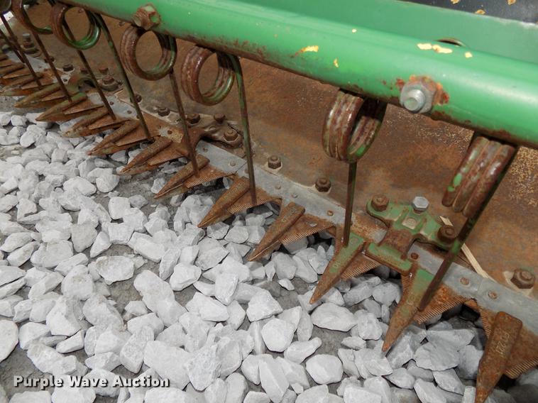 image for item DE7668 1980 John Deere 2280 windrower