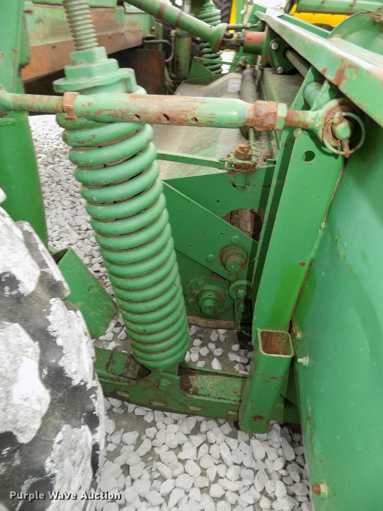 image for item DE7668 1980 John Deere 2280 windrower