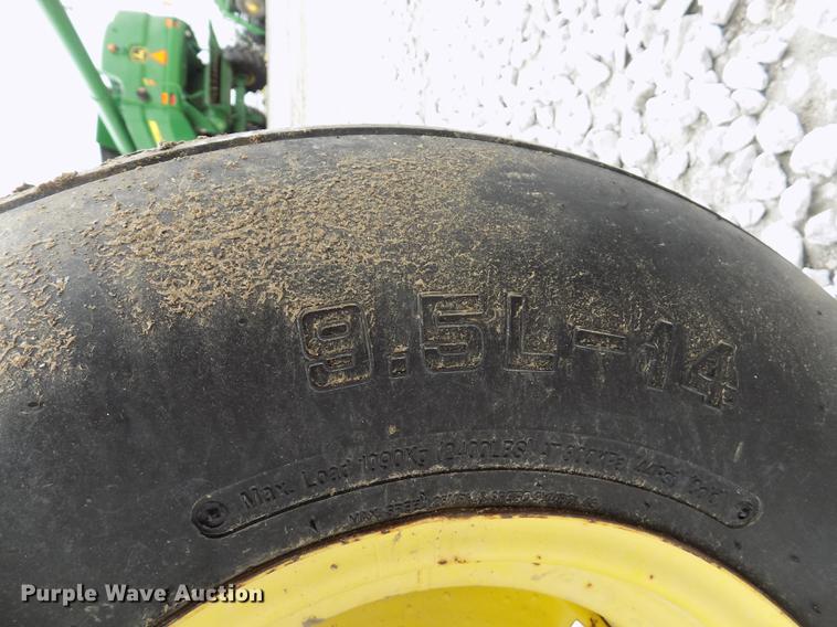 image for item DE7668 1980 John Deere 2280 windrower