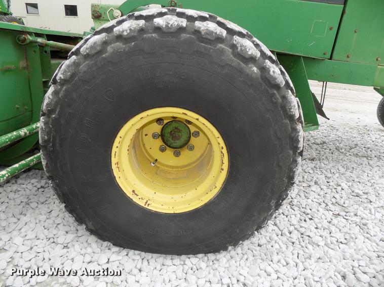image for item DE7668 1980 John Deere 2280 windrower