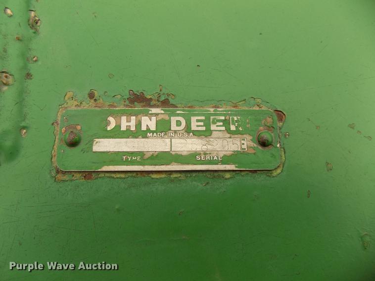image for item DE7668 1980 John Deere 2280 windrower