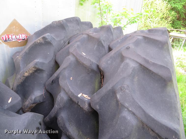 image for item DE8046 (6) Firestone 18.4-38 tires