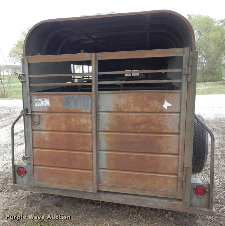 image for item DE8334 1987 WW livestock trailer