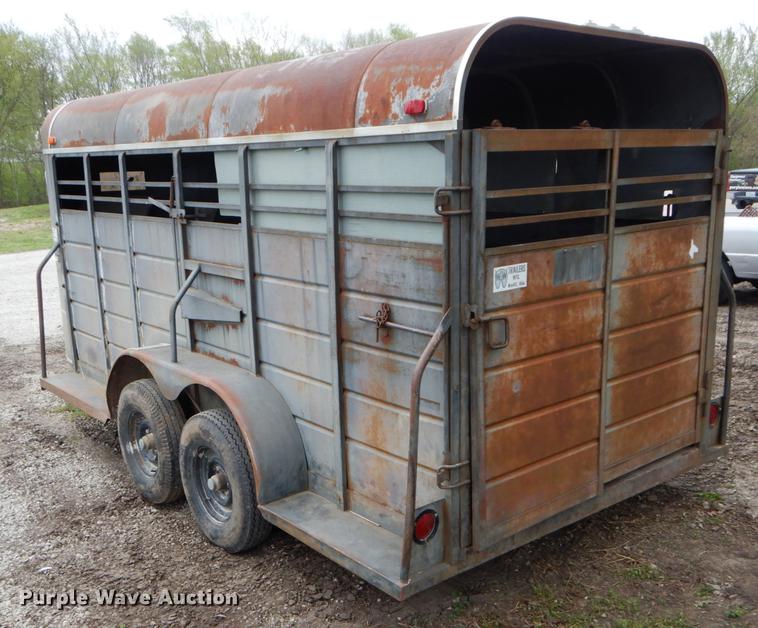 image for item DE8334 1987 WW livestock trailer