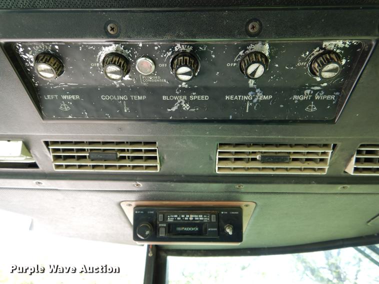 image for item DE8382 1973 John Deere 4230 tractor